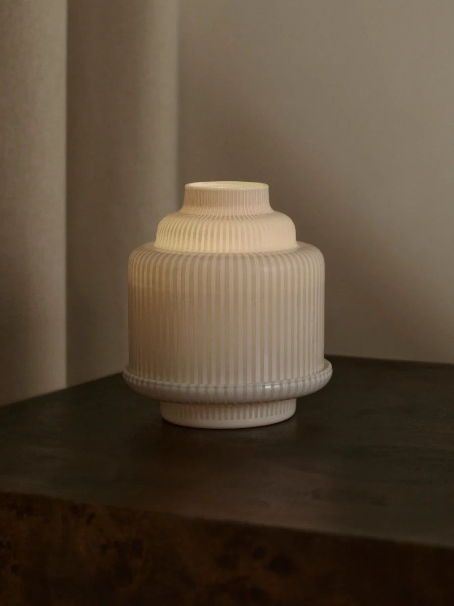 WHITE PYRAMID CANDLE HOLDER FOR CLASSIC CANDLES